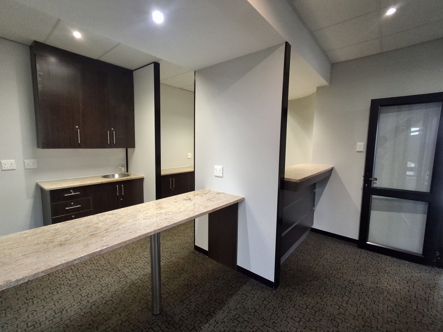 To Let Commercial Property for Rent in Vincent Eastern Cape